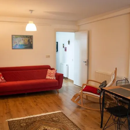 Lovely And Comfy Flat Near Sea In Karsiyaka Apartment